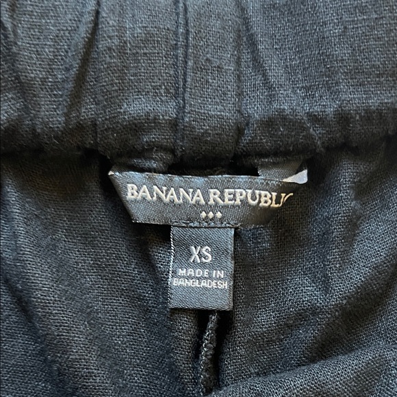 Banana Republic Factory Black and Tan Women's Linen Blend Shorts - Picture 3 of 10